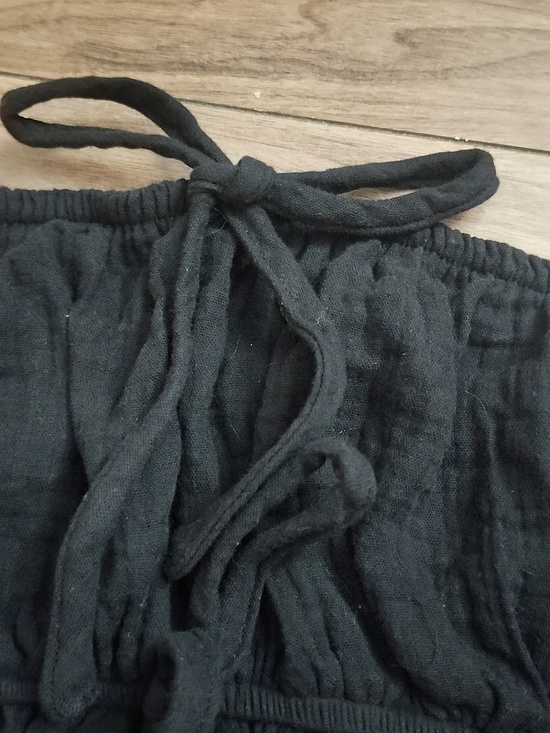 🔥Black Strapless Ruffle Crop Top - Picture 2 of 6